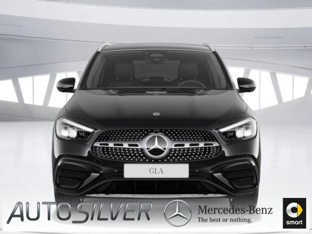 Mercedes-Benz GLA SUV nuova a Verona (3)