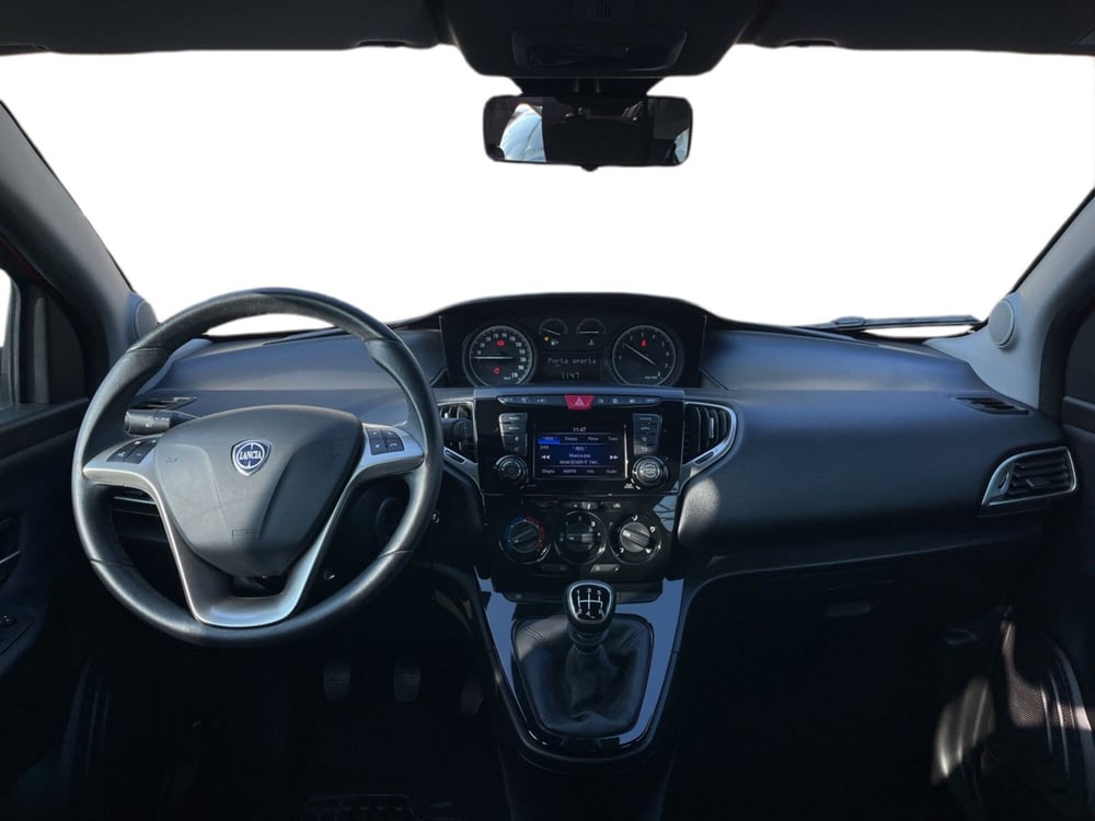 Lancia Ypsilon usata a Torino (11)