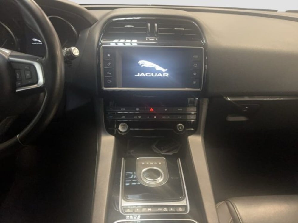 Jaguar F-Pace usata a Torino (16)