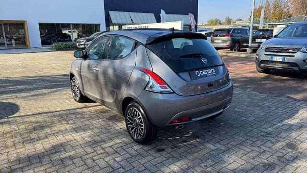 Lancia Ypsilon usata a Milano (3)