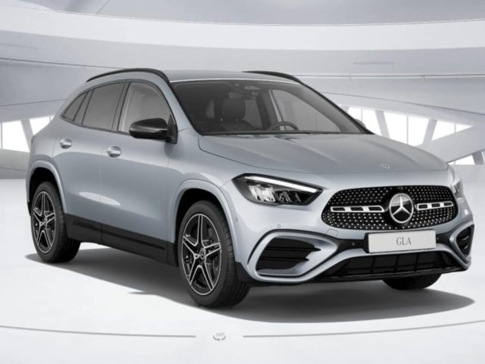 Mercedes-Benz GLA SUV nuova a Verona