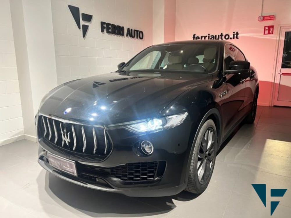 Maserati Levante usata a Udine (2)