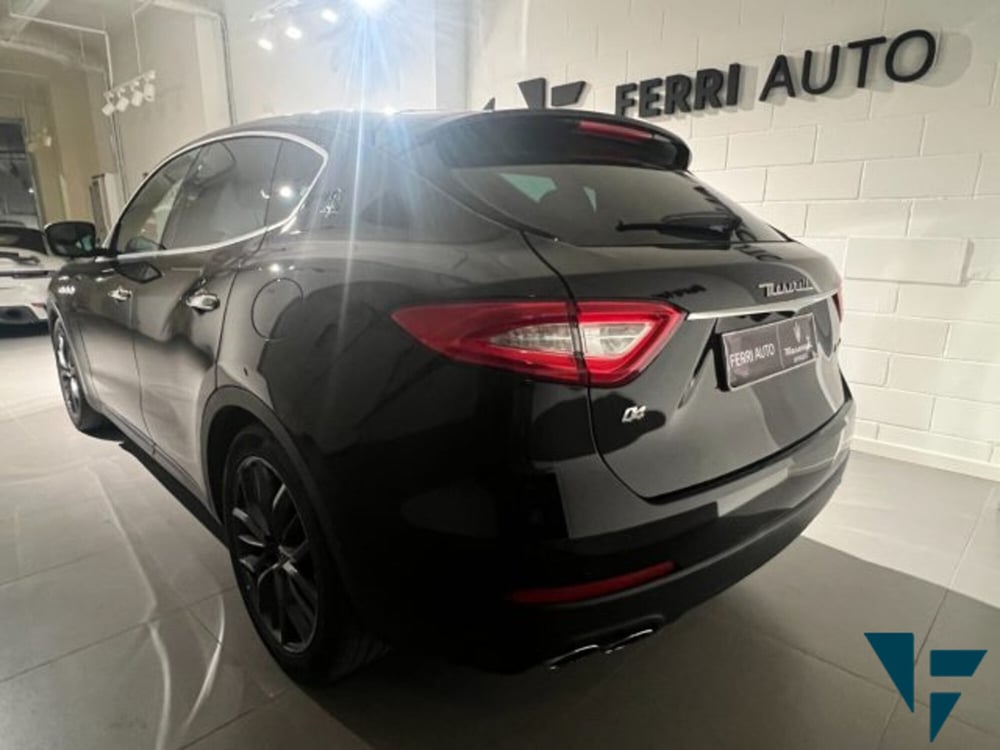 Maserati Levante usata a Udine (7)