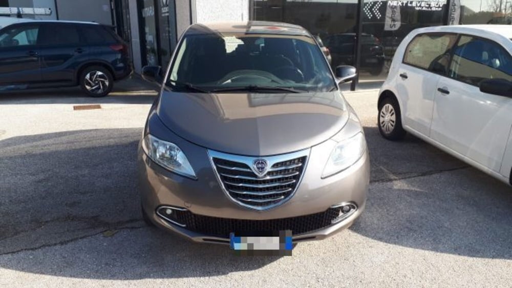 Lancia Ypsilon usata a Macerata (2)