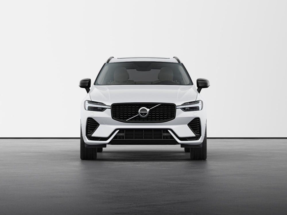 Volvo XC60 nuova a Bari (3)