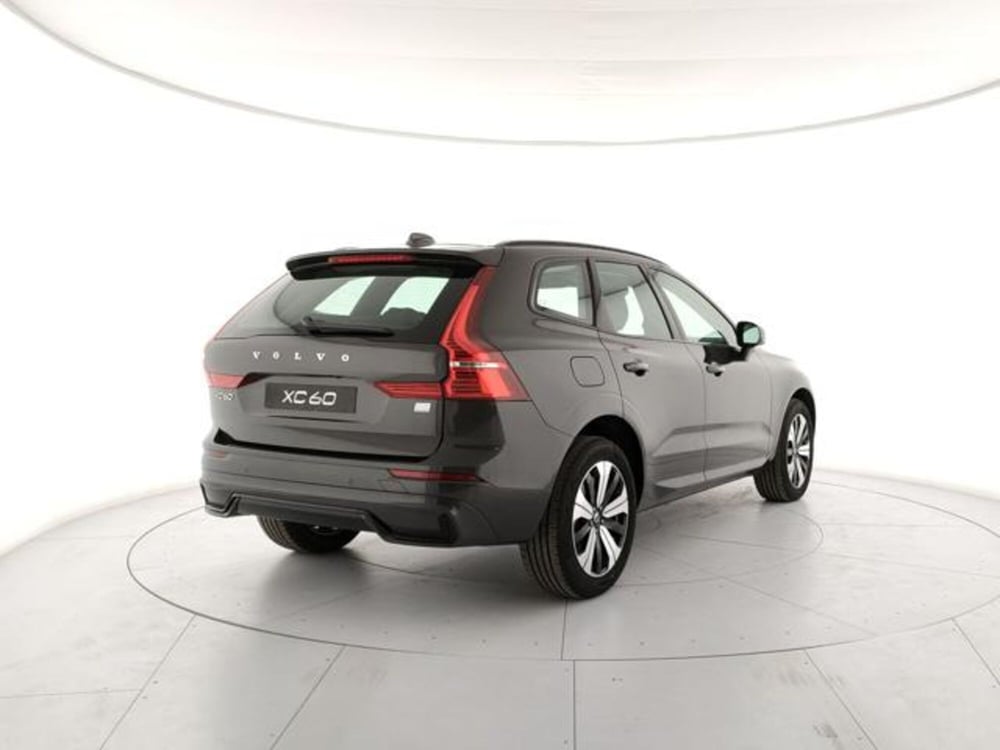 Volvo XC60 nuova a Modena (5)