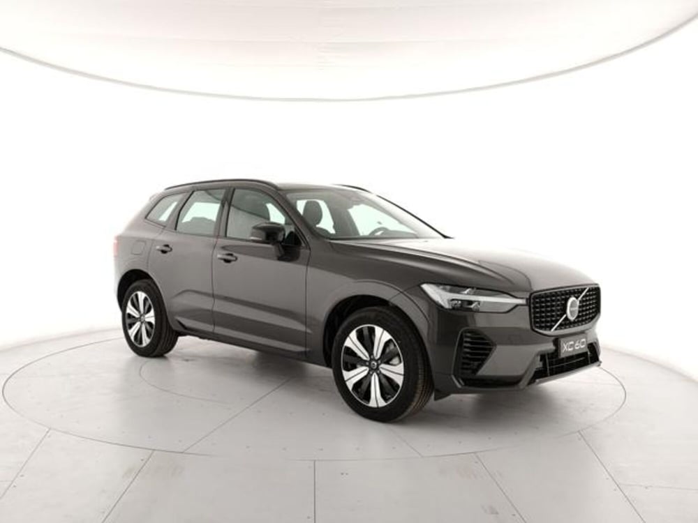 Volvo XC60 nuova a Modena (6)