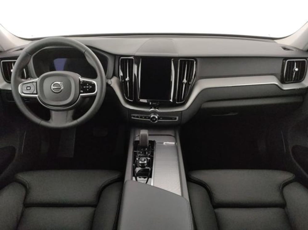 Volvo XC60 nuova a Modena (10)