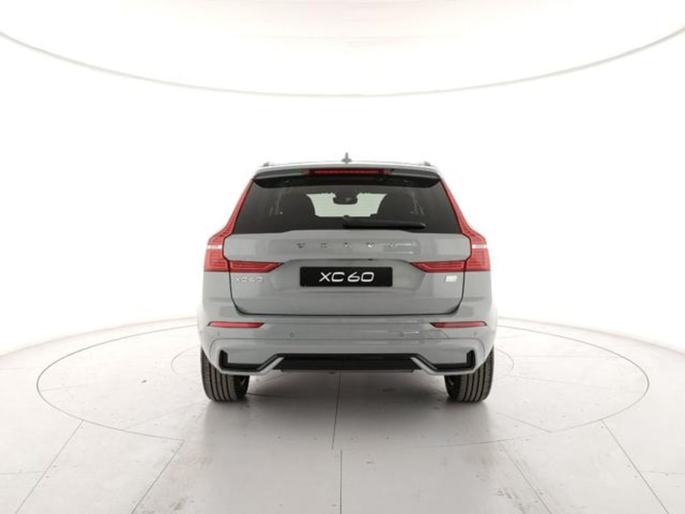 Volvo XC60 nuova a Modena (4)