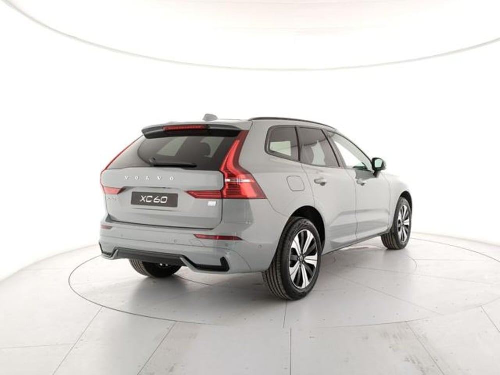 Volvo XC60 nuova a Modena (5)