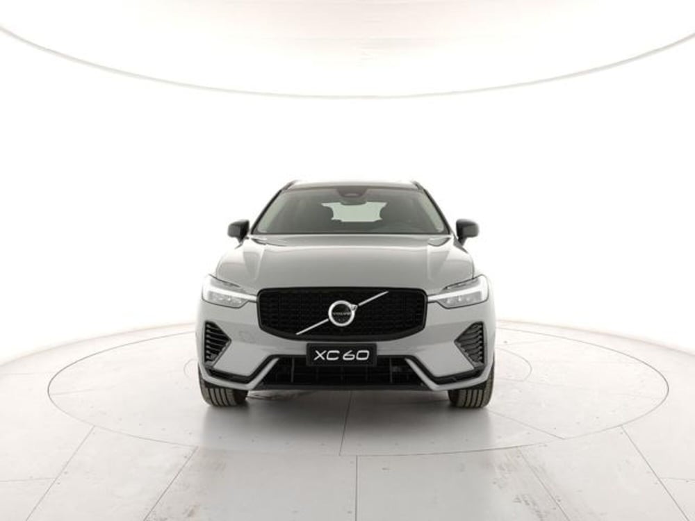 Volvo XC60 nuova a Modena (7)