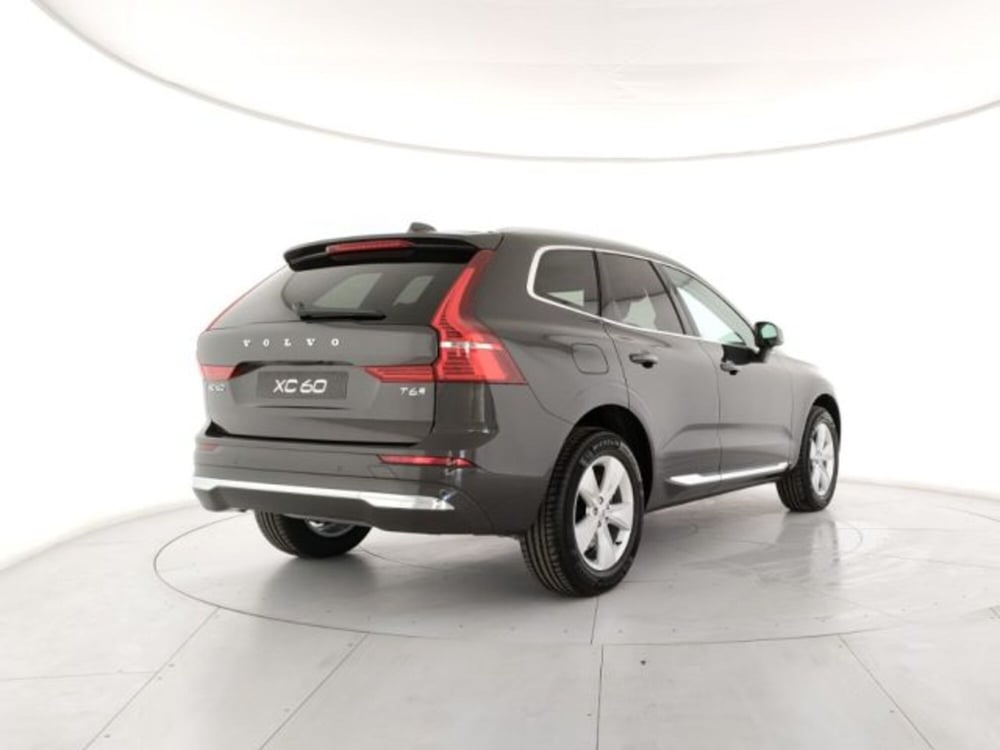 Volvo XC60 nuova a Modena (4)