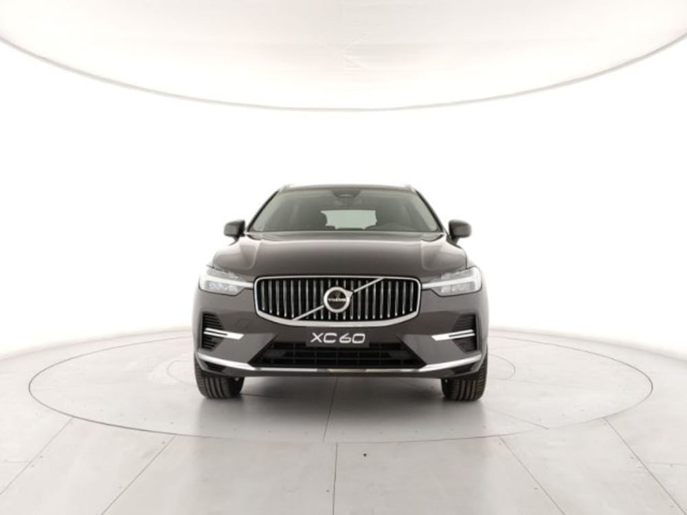 Volvo XC60 nuova a Modena (6)