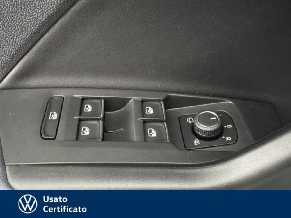 Volkswagen T-Cross nuova a Vicenza (10)
