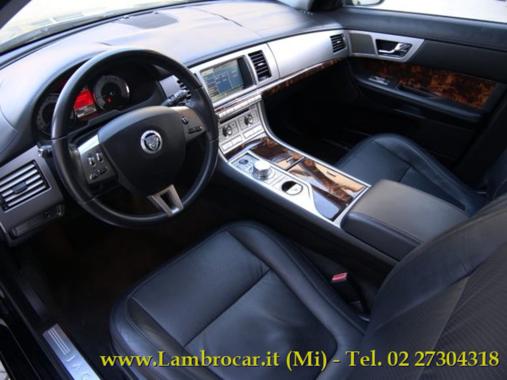 Jaguar XF usata a Milano (3)