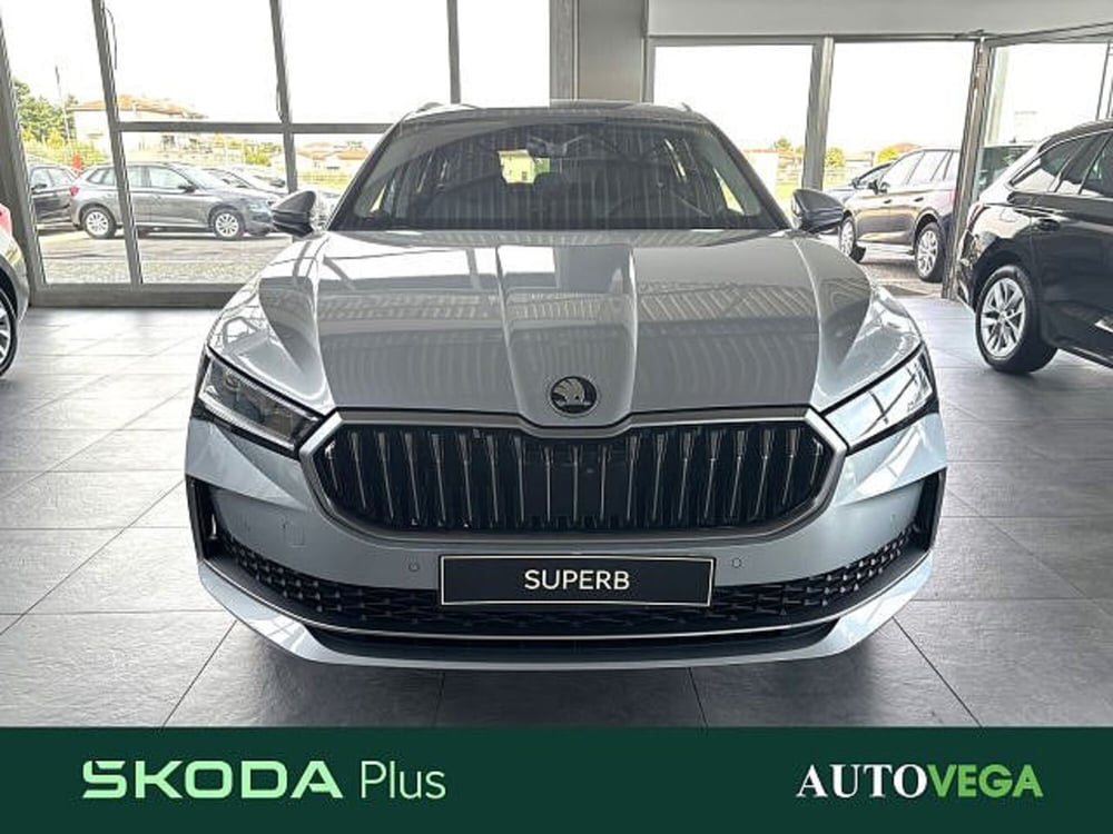 Skoda Superb nuova a Vicenza (5)