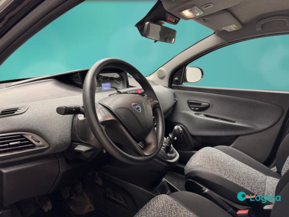 Lancia Ypsilon usata a Biella (13)