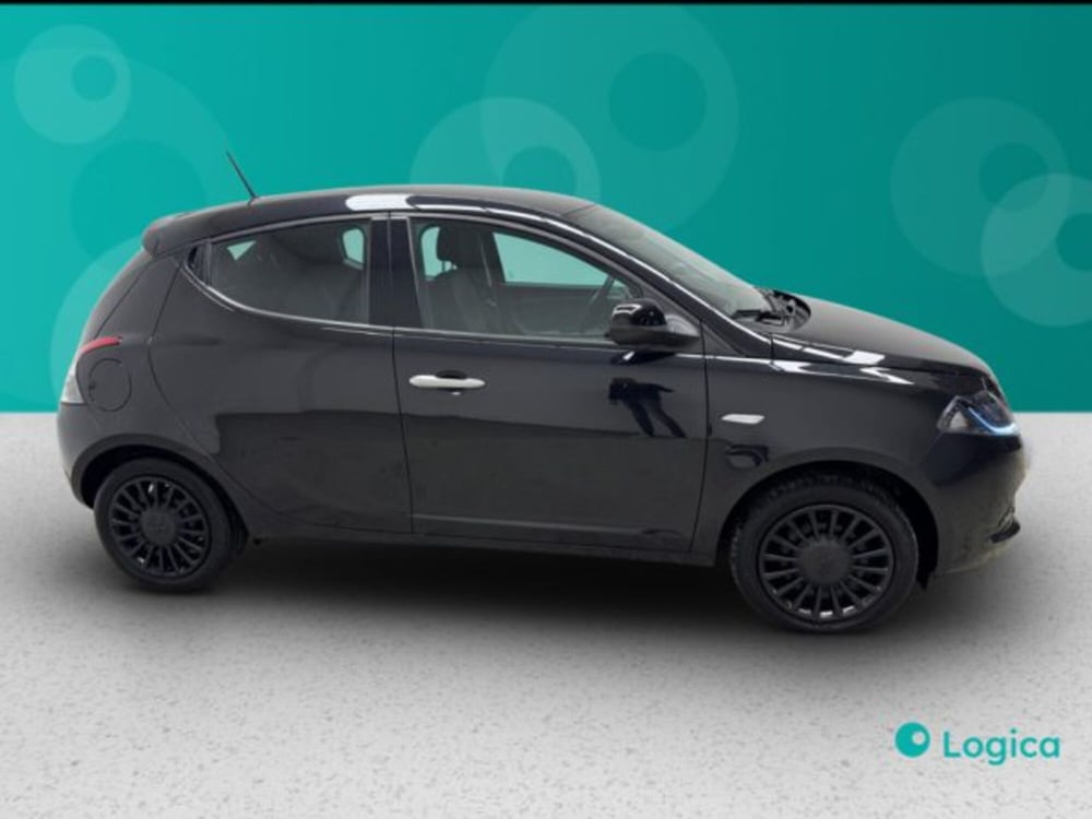 Lancia Ypsilon usata a Biella (7)