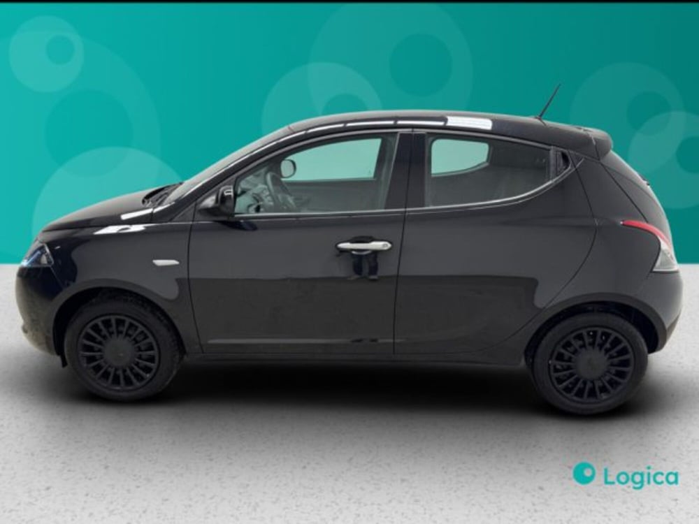 Lancia Ypsilon usata a Biella (8)