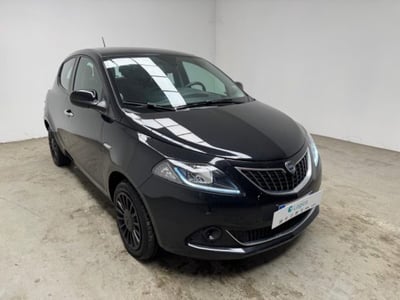 Lancia Ypsilon 1.0 FireFly 5 porte S&amp;S Hybrid Silver Plus del 2022 usata a Biella