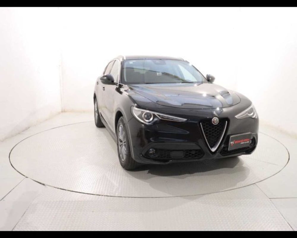 Alfa Romeo Stelvio usata a Bologna (8)