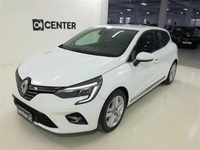 Renault Clio 1.6 E Tech full hybrid 145cv Techno qstomize van del 2021 usata a Salerno