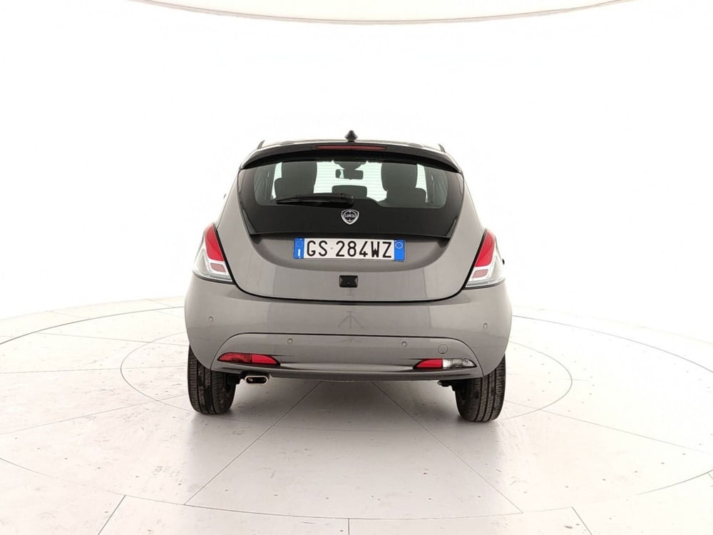 Lancia Ypsilon usata a Caserta (5)