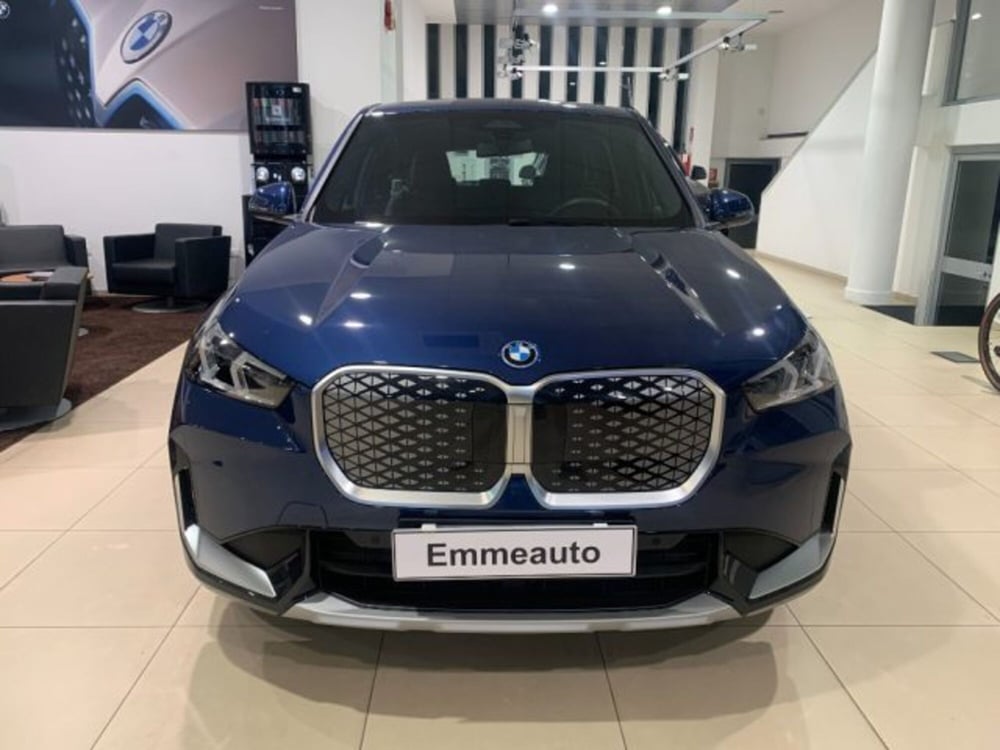 BMW iX1 nuova a Lecce (2)