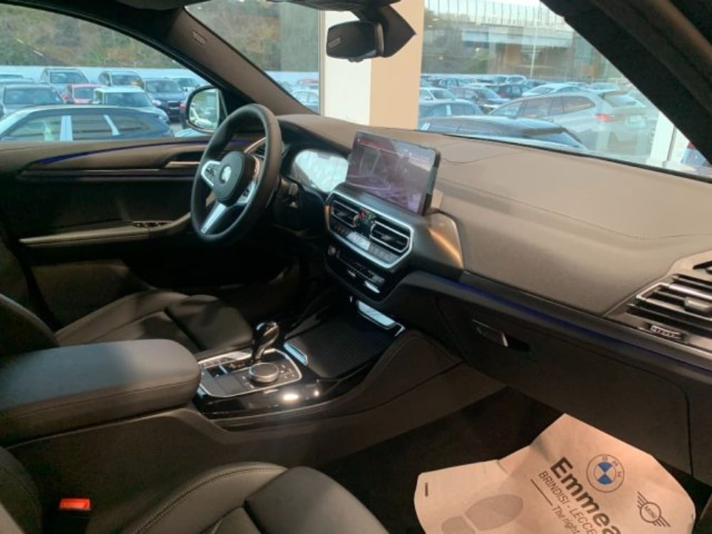 BMW X4 nuova a Lecce (12)