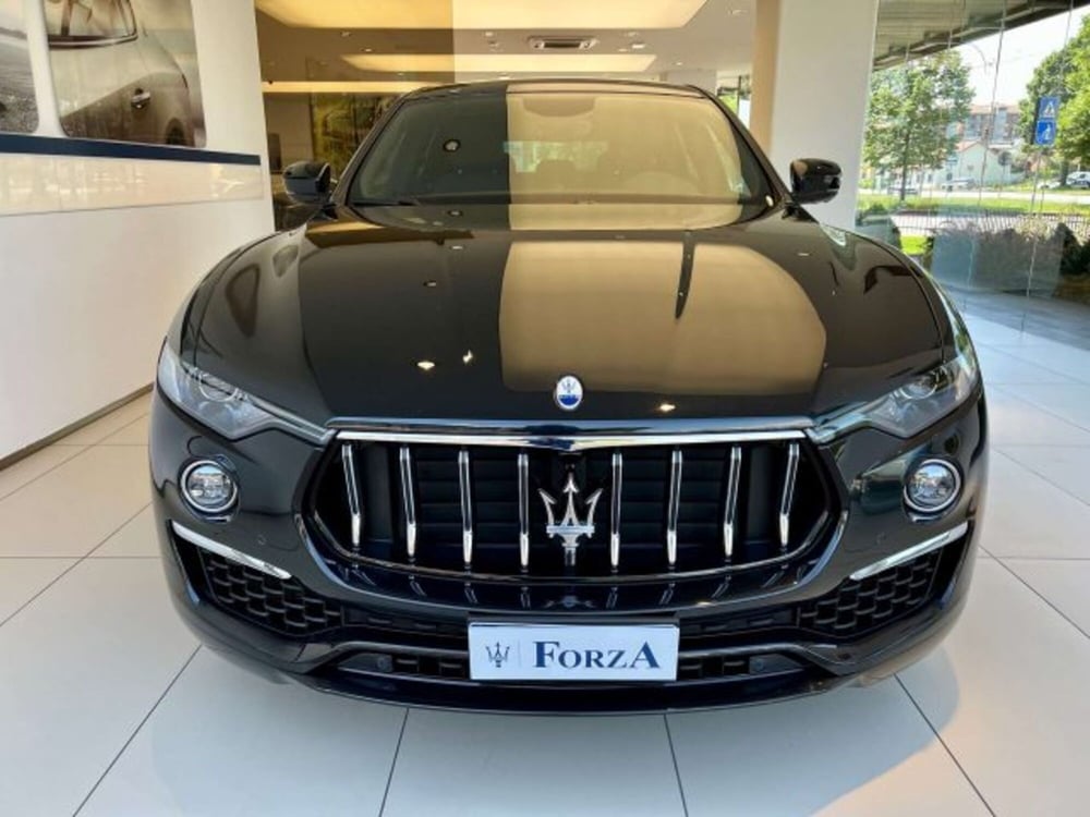 Maserati Levante usata a Torino (2)