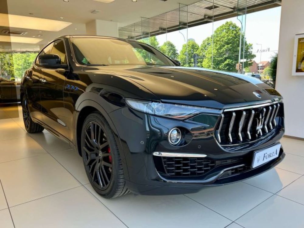 Maserati Levante usata a Torino (3)