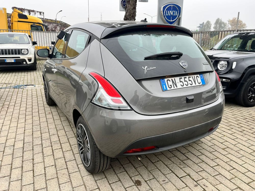 Lancia Ypsilon usata a Milano (6)