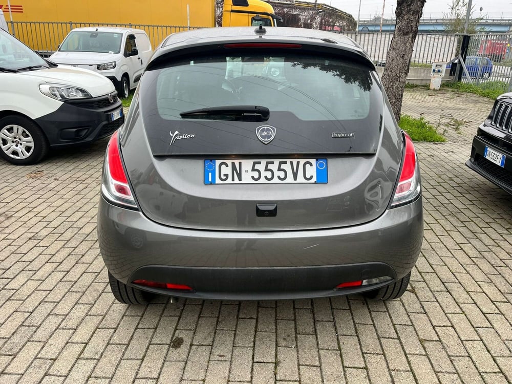 Lancia Ypsilon usata a Milano (8)