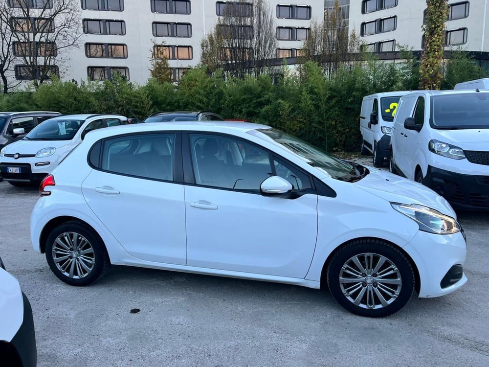 Peugeot 208 usata a Milano (5)