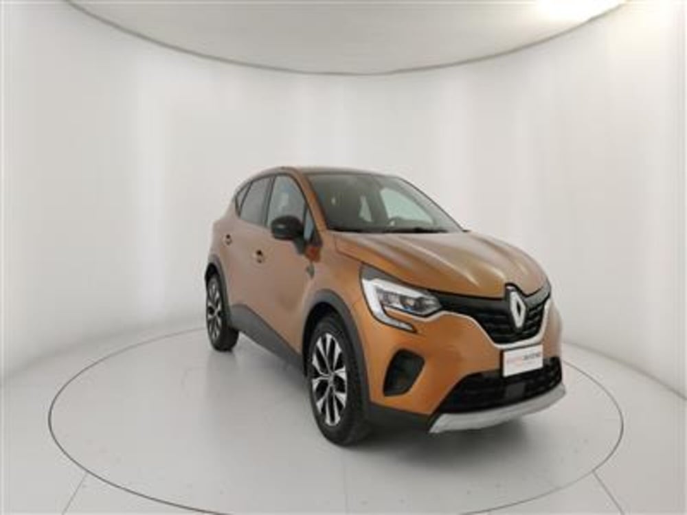 Renault Captur nuova a Bari (11)