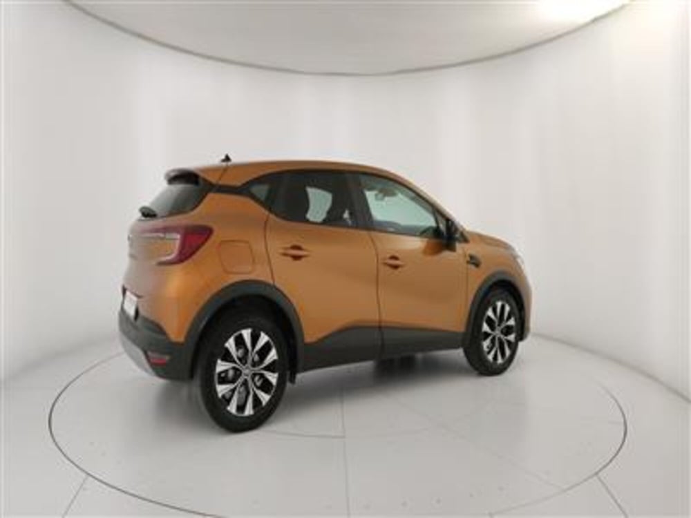 Renault Captur nuova a Bari (8)