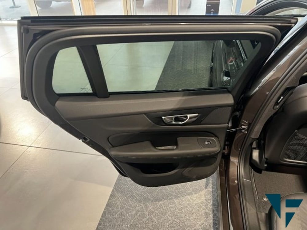 Volvo V60 usata a Udine (17)