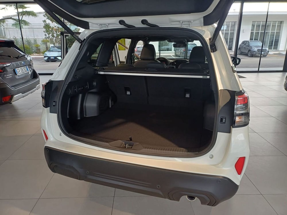 Subaru Forester nuova a Bari (11)