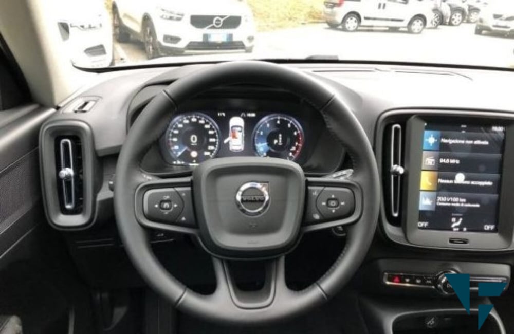 Volvo XC40 usata a Udine (9)