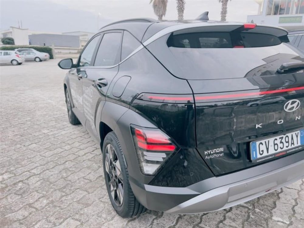 Hyundai Kona nuova a Bari (5)