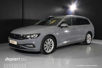 Volkswagen Passat Variant 2.0 TDI SCR EVO DSG Business del 2023 usata a Castelfranco Veneto