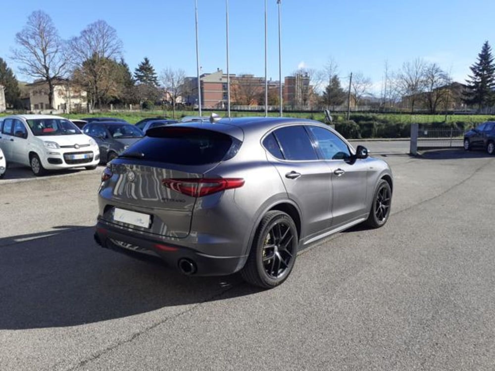 Alfa Romeo Stelvio usata a Firenze (10)