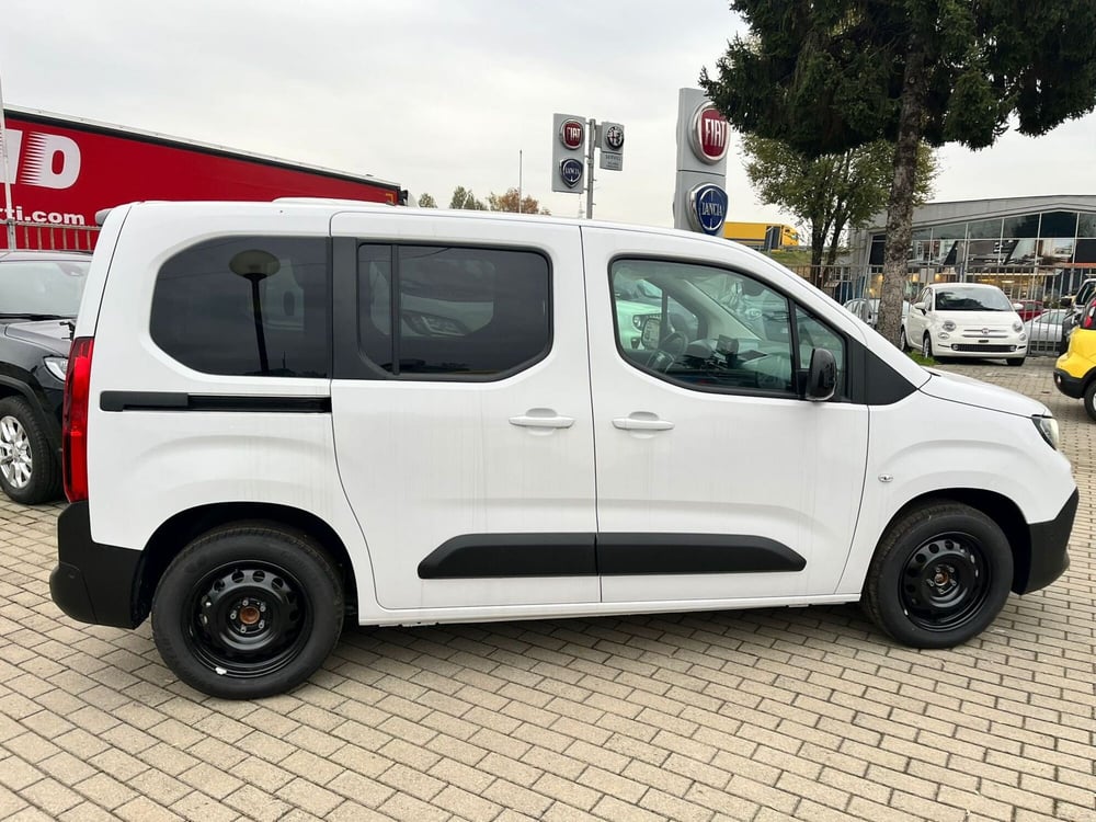 Fiat Doblò Furgone nuova a Milano (5)