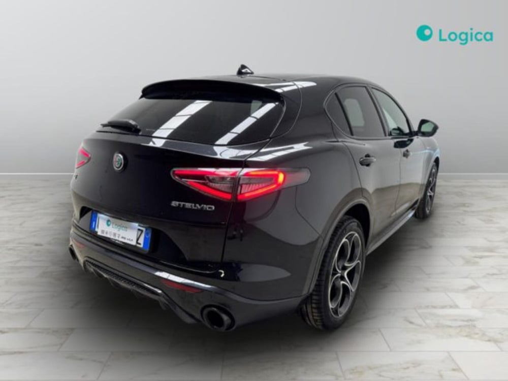 Alfa Romeo Stelvio usata a Biella (9)