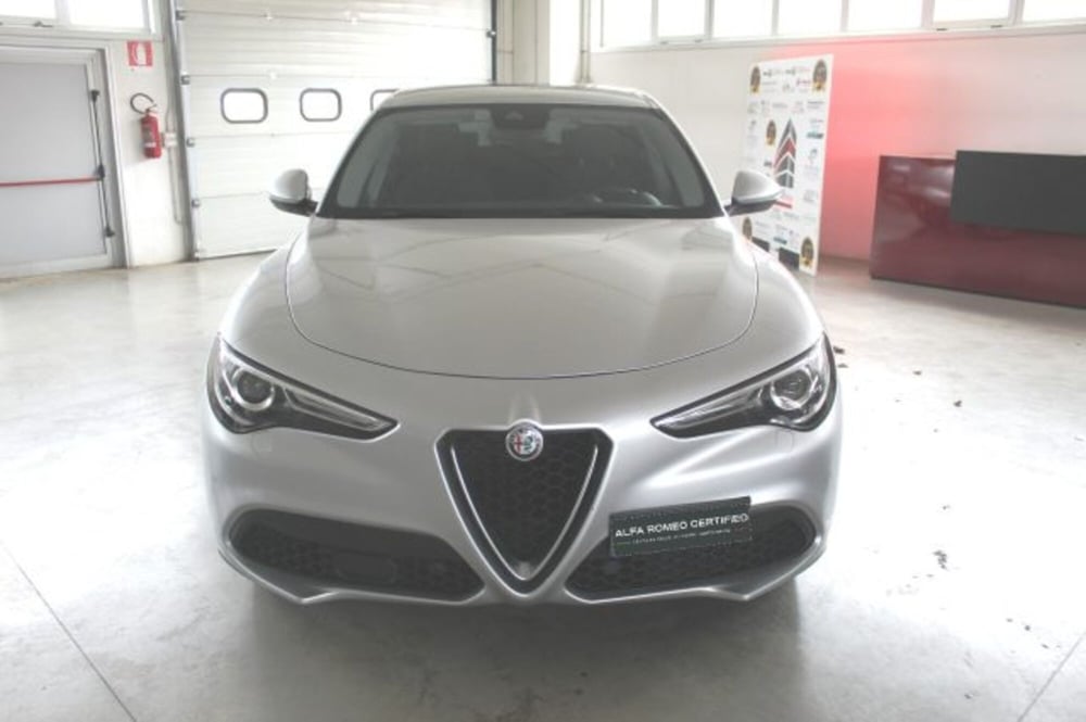 Alfa Romeo Stelvio usata a Terni (2)