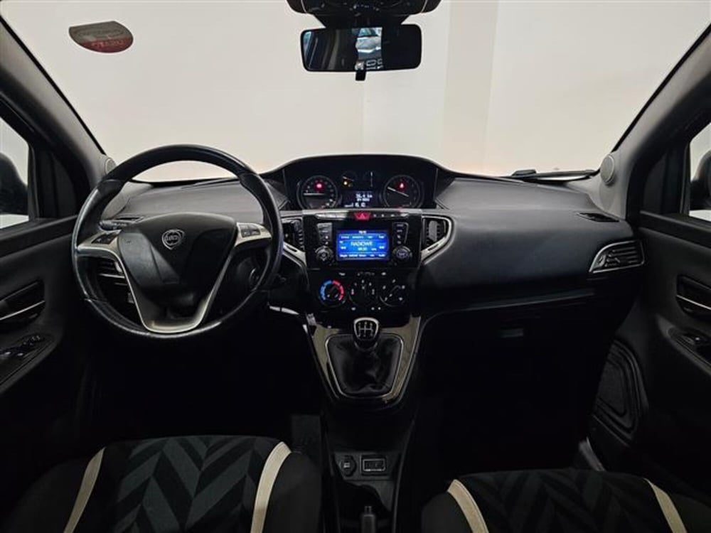 Lancia Ypsilon usata a Palermo (9)