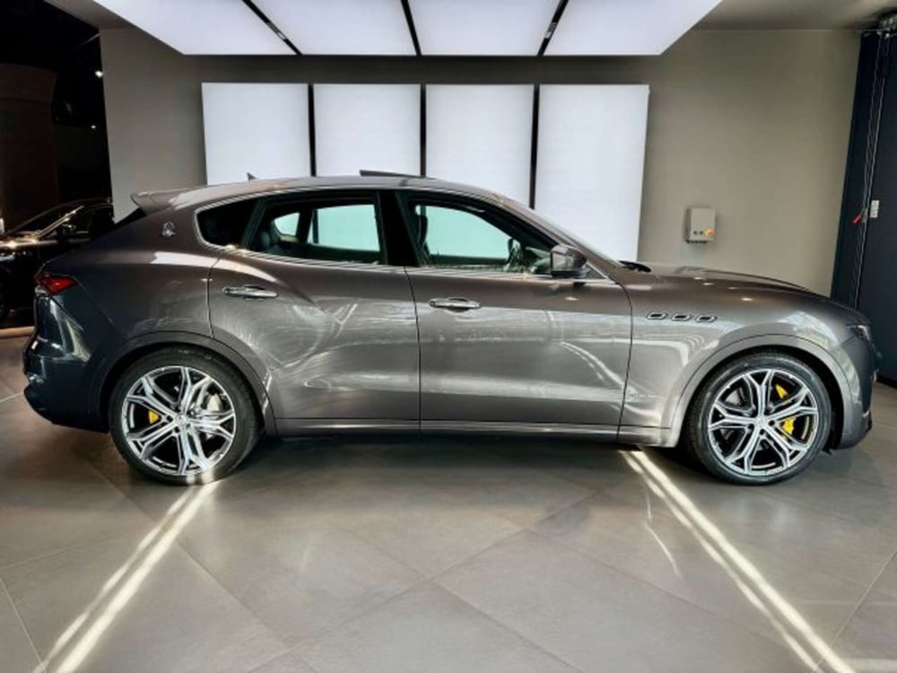 Maserati Levante usata a Torino (5)