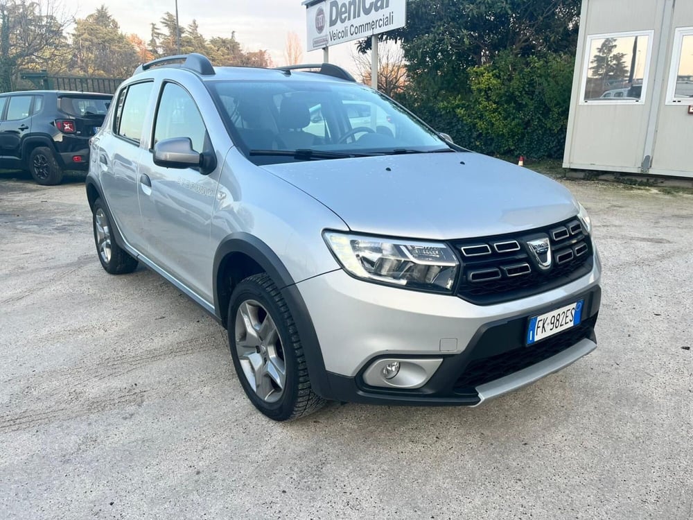 Dacia Sandero usata a Milano (3)