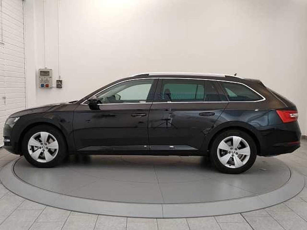 Skoda Superb Station Wagon usata a Varese (3)