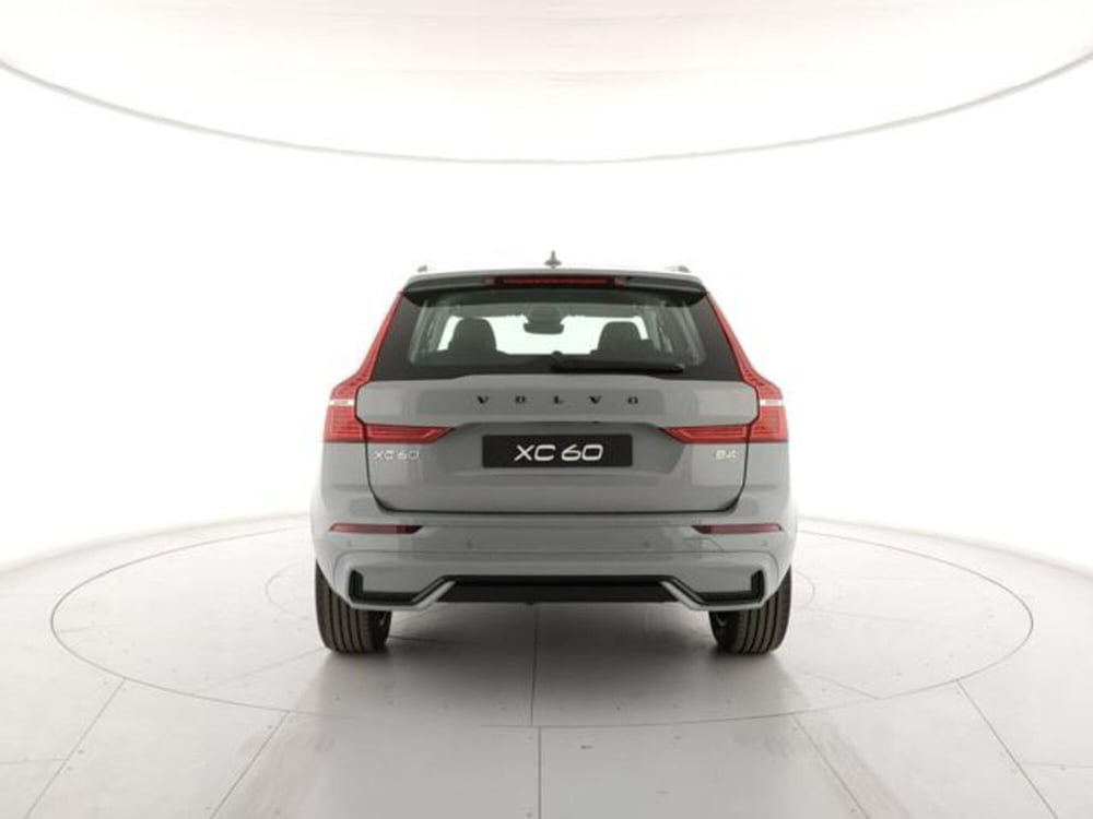 Volvo XC60 nuova a Modena (4)